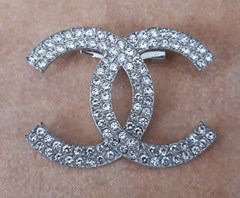 ANSTECKNADEL / PIN / BROSCHE IM CHANEL DESIGN #CH258S