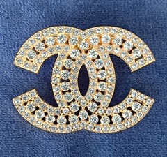 ANSTECKNADEL / PIN / BROSCHE IM CHANEL DESIGN #CH280G