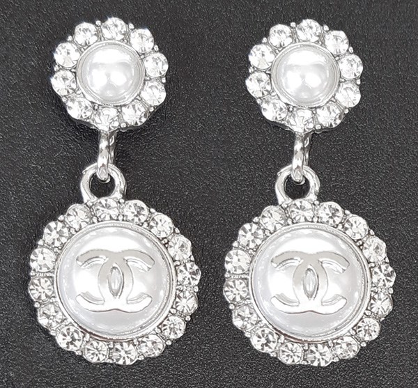 CHANEL OHRRINGE MIT STRASS