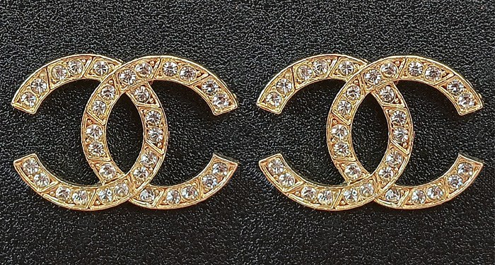 CC EARRINGS with Blink blink